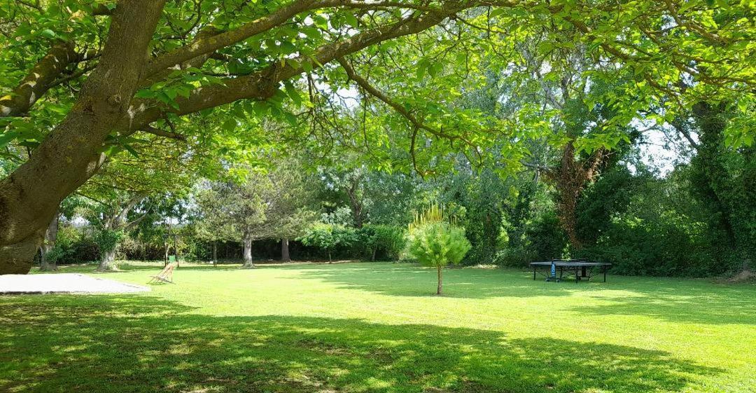 Le Mas Des Vergers Salon-de-Provence Exteriér fotografie